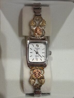 Black Hills Gold 12k Two-Tone Grape Leaf Vine Watch